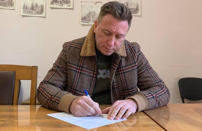 Депутат горсовета Юрий Моисеев записался в территориальную оборону