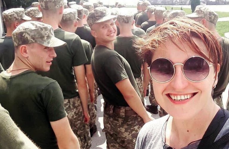 Журналистка ТСН решила на себе проверить, что значит - быть десантником в Житомире. ЭКСПЕРИМЕНТ