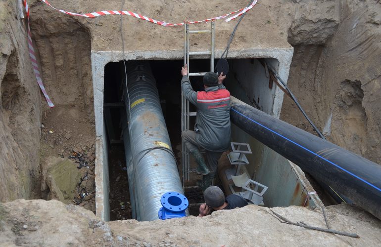 Впервые за 25 лет в микрорайоне Маликова меняют водопровод. ФОТО
