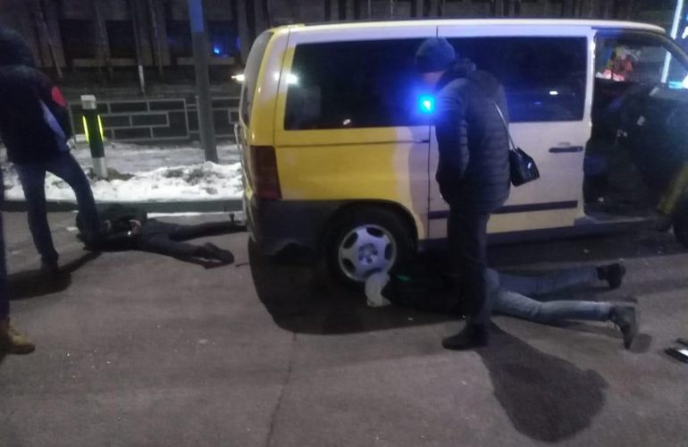 Полиция задержала двух братьев, которые угоняли машины в Житомире и области. ФОТО