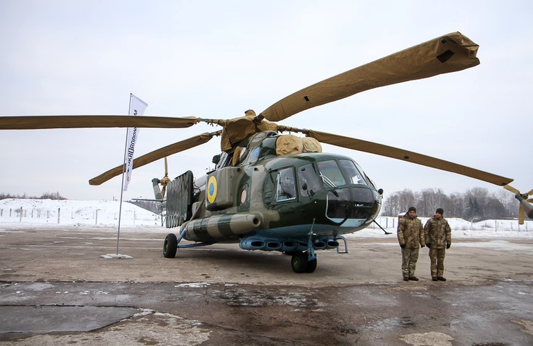 Танки, самолеты, БПЛА: Порошенко порадовал житомирских военных солидными «подарками»