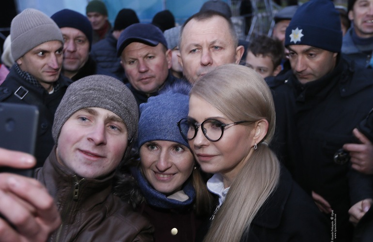 Опрос: Тимошенко лидирует в президентском рейтинге в большинстве регионов Украины