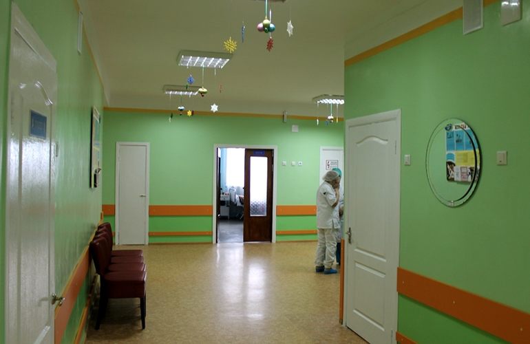 В Житомирской областной детской больнице отремонтировали хирургическое отделение. ФОТО