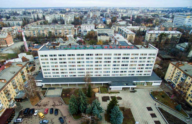 Бывшую гостиницу «Житомир» предложили реконструировать под общежитие квартирного типа