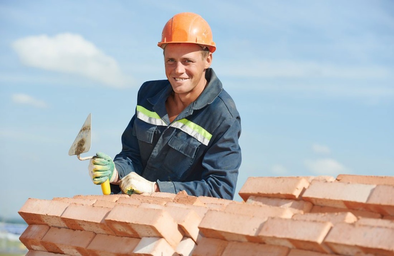 Работа в Украине: строителям платят на 20% больше, чем другим специалистам