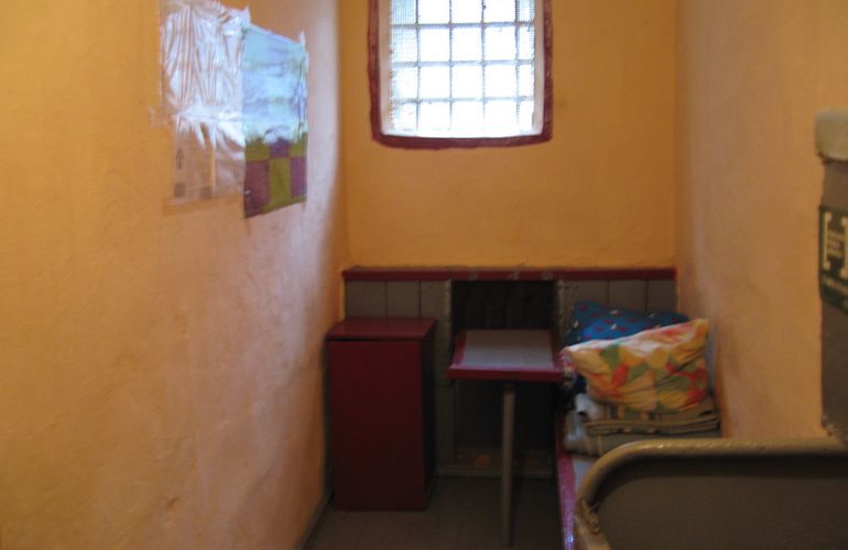 Нарушают права человека: на Житомирщине проверили изолятор временного содержания