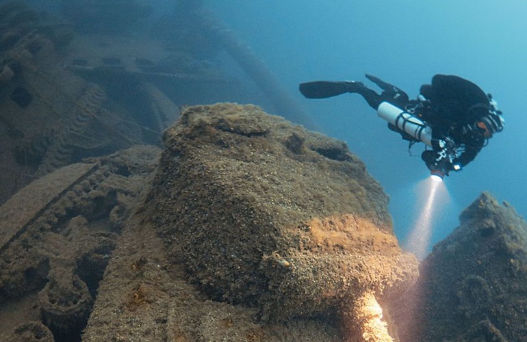 Для добычи щебня в Малине хотят выкачать уникальное озеро с подводным музеем. ВИДЕО