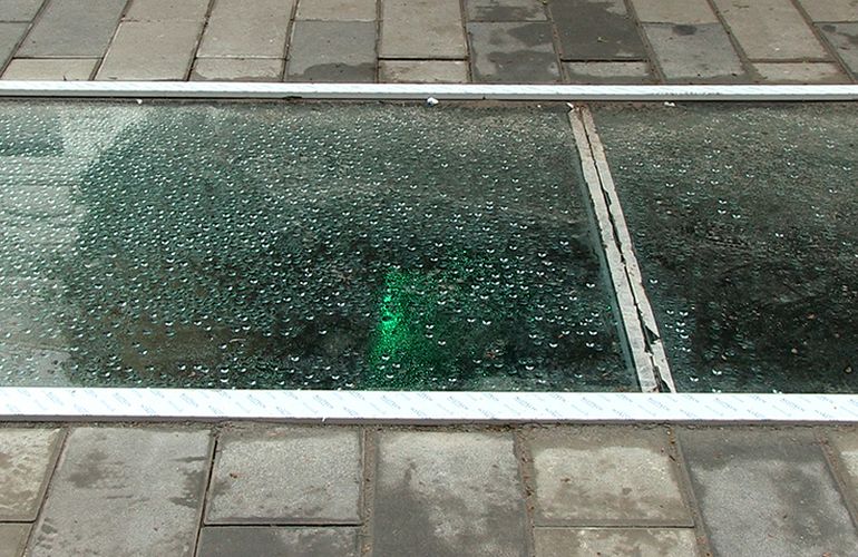 Подземелье в центре Житомира накрыли стеклом: вышло не так, как планировали. ФОТО