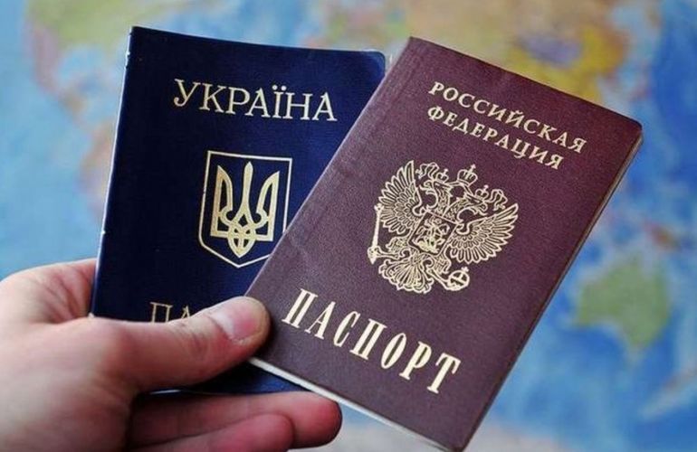 Без пенсий и льгот: Кабмин объявил незаконными паспорта РФ в ОРДЛО и готовит санкции