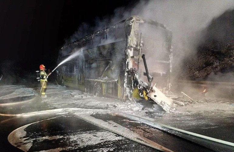 В Польше на трассе сгорел автобус «Ecolines», в котором житомиряне ехали на заработки. ФОТО