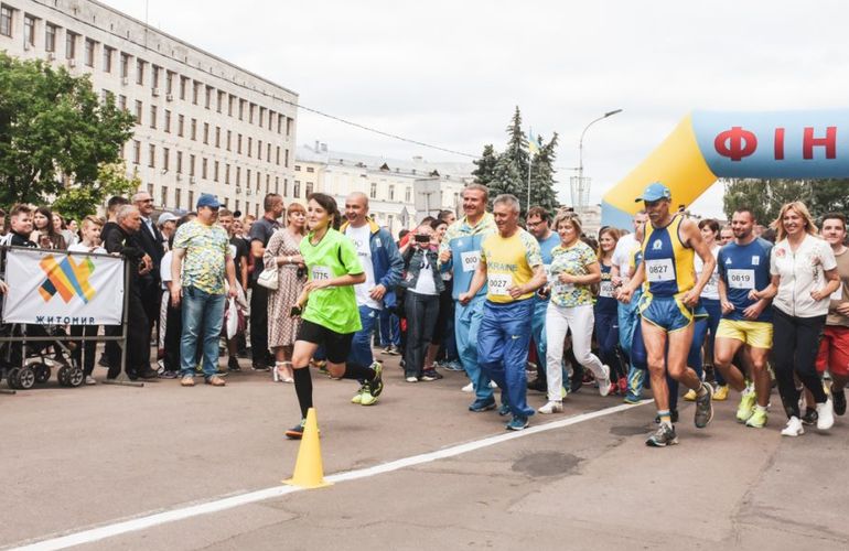 Житомиряне вместе с Сергеем Бубкой отметили Олимпийский день. ФОТОРЕПОРТАЖ