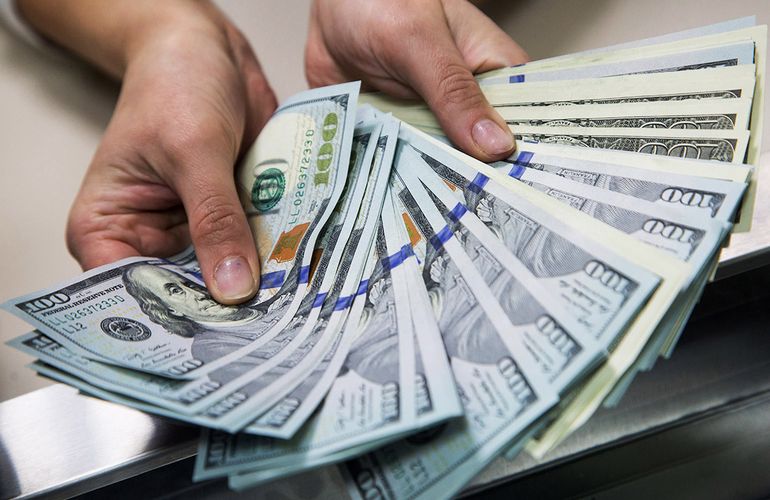 «Ваш внук попал в беду!»: пенсионер поверил мошенникам и отдал $1500
