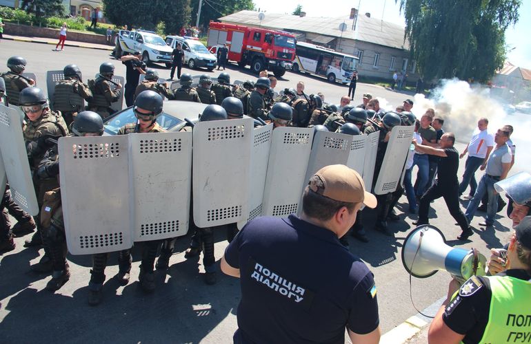Житомирская полиция и спецслужбы готовятся к возможным ЧП на выборах. ФОТО