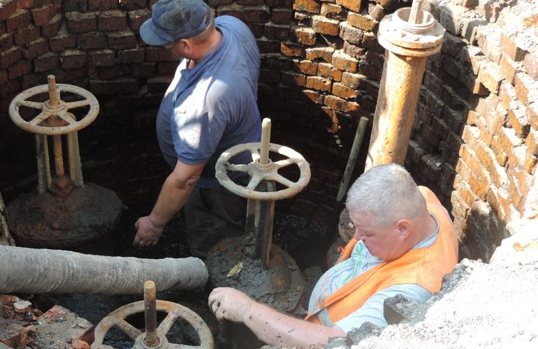 Из-за масштабных ремонтных работ Житомир почти на двое суток остался без воды. ФОТО
