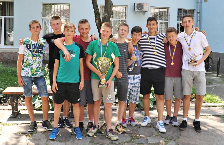 Воспитанники житомирской футбольной школы «Полесье» впервые стали чемпионами Украины. ФОТО