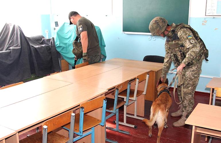 Взрывчатка в вузах Житомира не обнаружена – полиция ищет псевдоминера