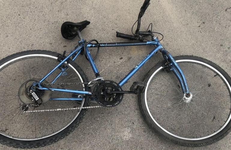 Под Житомиром погиб велосипедист: 14-летний парень не справился с управлением и был сбит. ФОТО