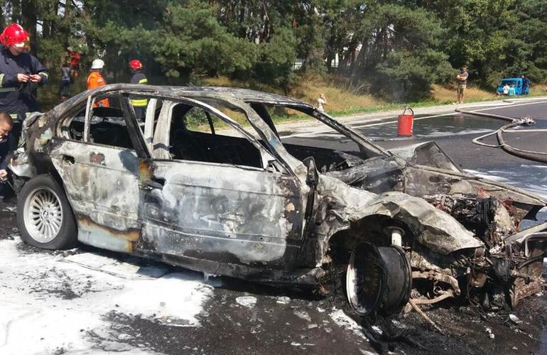В пригороде Житомира столкнулись маршрутка и BMW: травмы получили 24 человека. ФОТО