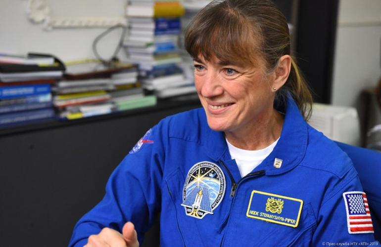Пять раз выходила в открытый космос: Житомир посетила американская астронавтка. ФОТО
