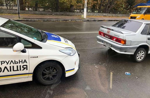 ДТП у Житомирі: поліцейський Prius «поцілував» Ладу. ФОТО