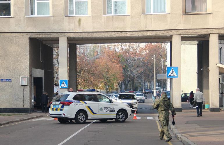 Взрывчатку возле Житомирской ОГА не нашли: полиция ищет автора ложного сообщения
