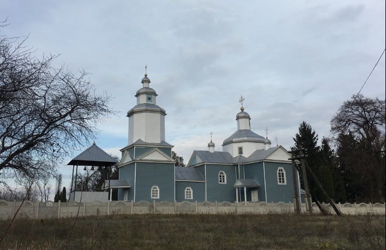 Церковный конфликт под Житомиром будут решать через суд, а храм пока закрыли