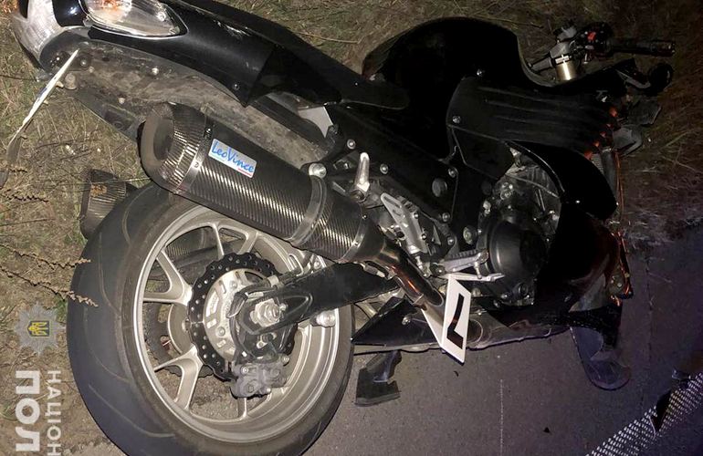 Под Житомиром погиб мотоциклист на Kavasaki, врезавшись в грузовик