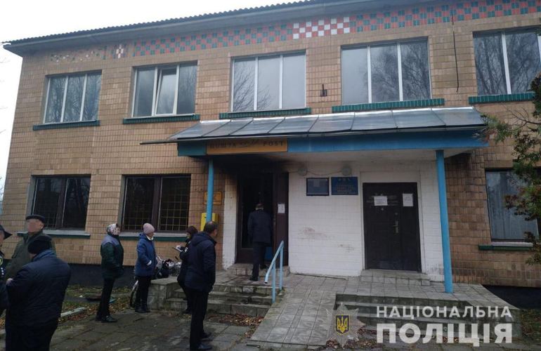 На Житомирщине подожгли почтовое отделение: в огне сгорели товары и документы