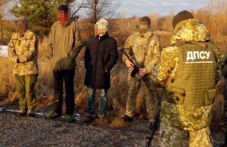 Житомирские пограничники задержали «сталкеров», которые хотели пожарить шашлыки в Чернобыльской зоне