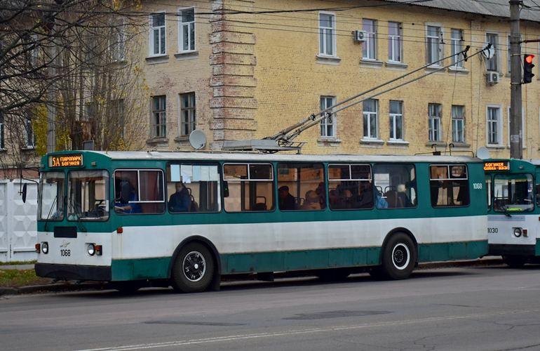 Из-за аварийного ремонта в Житомире изменили маршруты движения троллейбусов