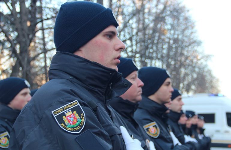 В Житомире 38 полицейских-новобранцев присягнули на верность украинскому народу. ФОТО