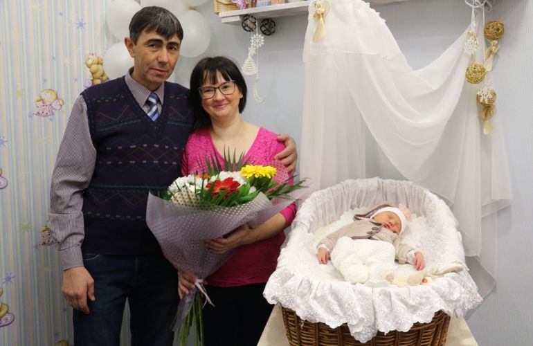 Мать-героиня из Житомира родила 13-го ребенка. ФОТО