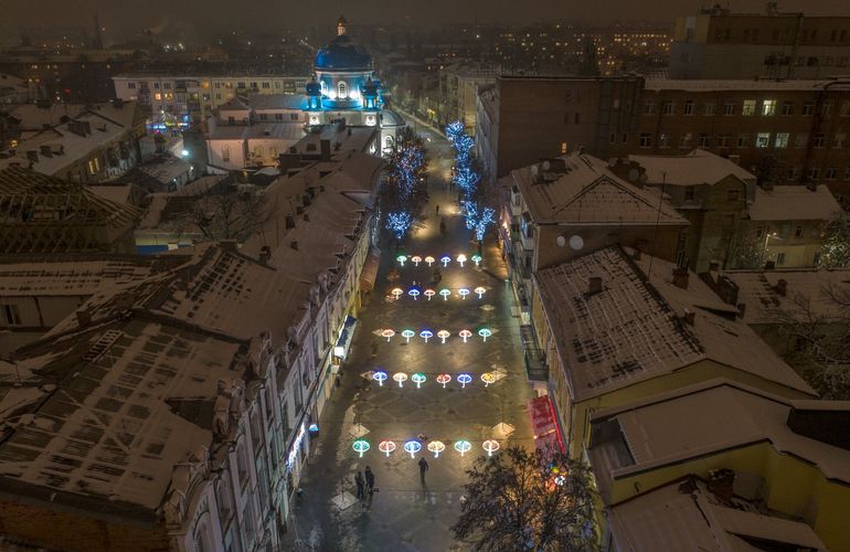 В Житомире на Михайловской покажут новогоднее световое шоу. ФОТО