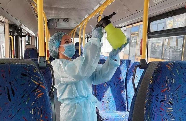 Дезинфекция транспорта и запрет массовых мероприятий: как в Житомире будут предотвращать распространение коронавируса