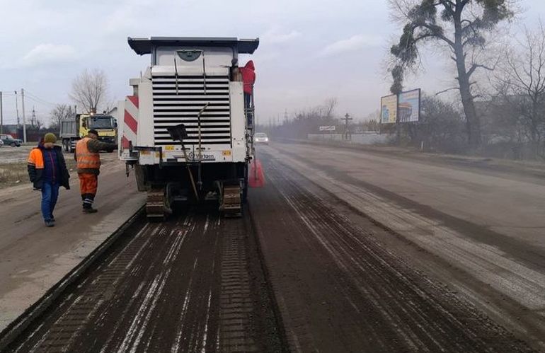 Начат ремонт автодороги от Житомира до Черняхова