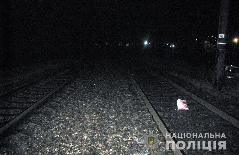 В Житомирской области на железной дороге погибли двое мужчин