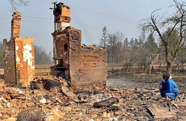 Пострадавшим от пожаров на Житомирщине предоставят средства для восстановления жилья
