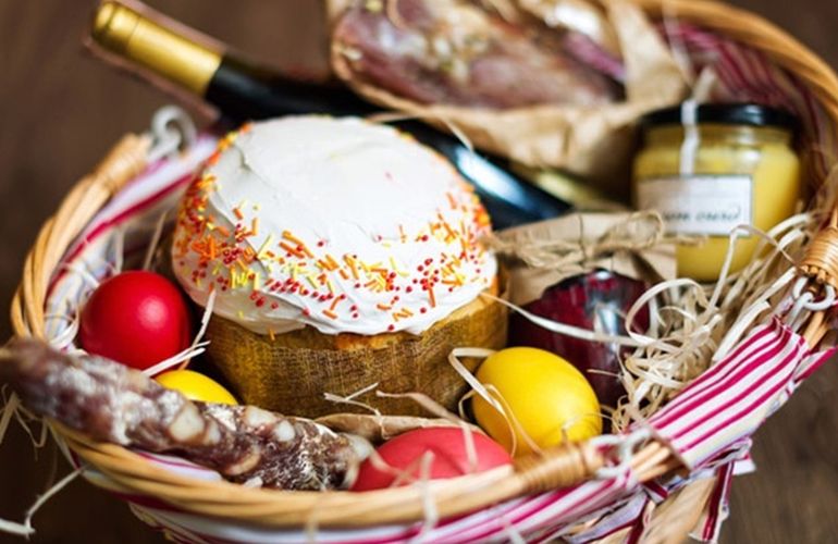 Великдень 2020: в Україні святять паски в режимі онлайн і продають святкові кошики