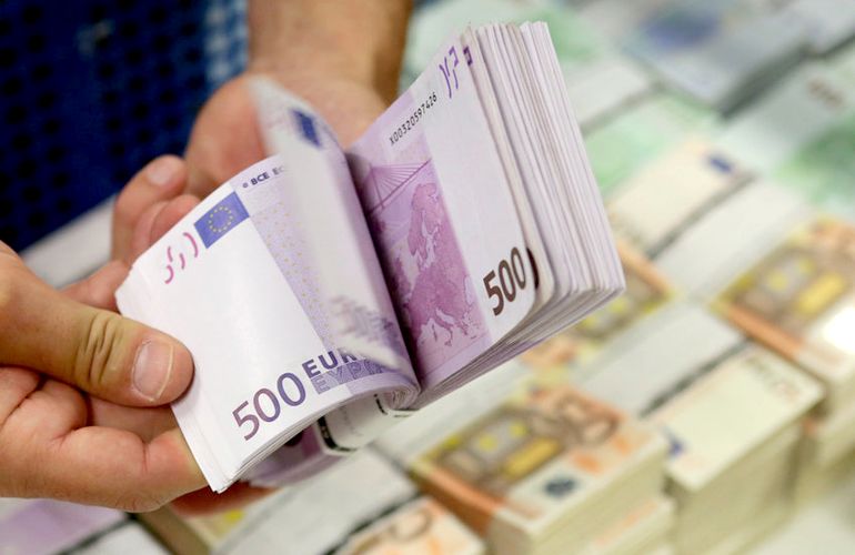 Собрал по 140 евро и исчез: в Житомире разыскивают мошенника, обещавшего трудоустроить в ЕС