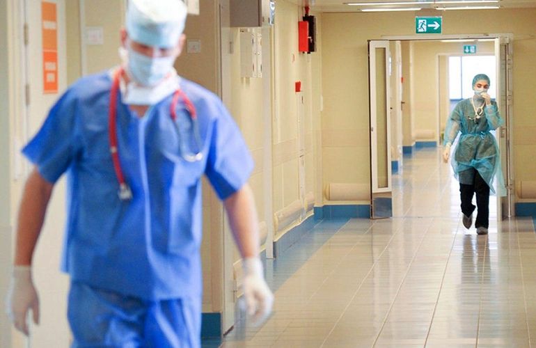 В Житомире женщину с коронавирусом выписали из больницы: через 2 дня она умерла