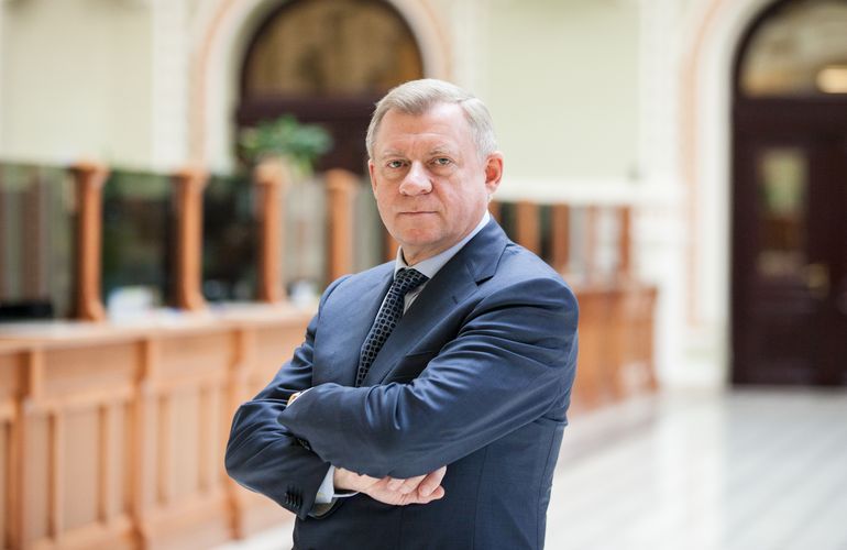Глава НБУ Яков Смолий подал в отставку «из-за систематического политического давления»