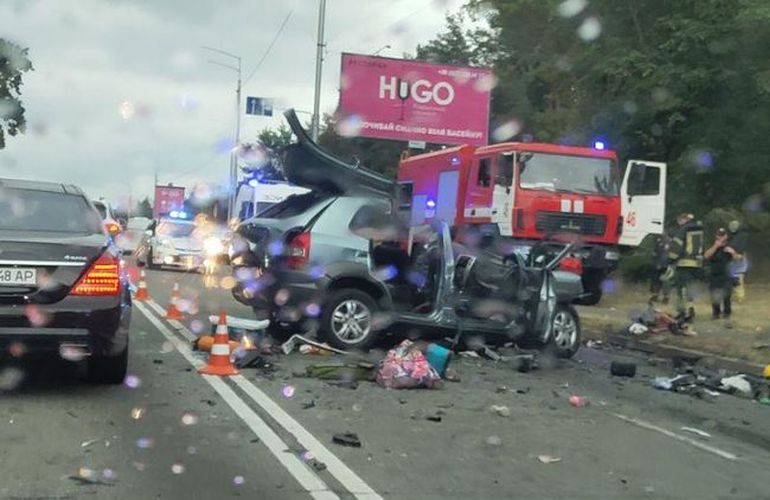 Пьяный рецидивист за рулем Mercedes убил семью с двумя детьми: детали резонансного ДТП