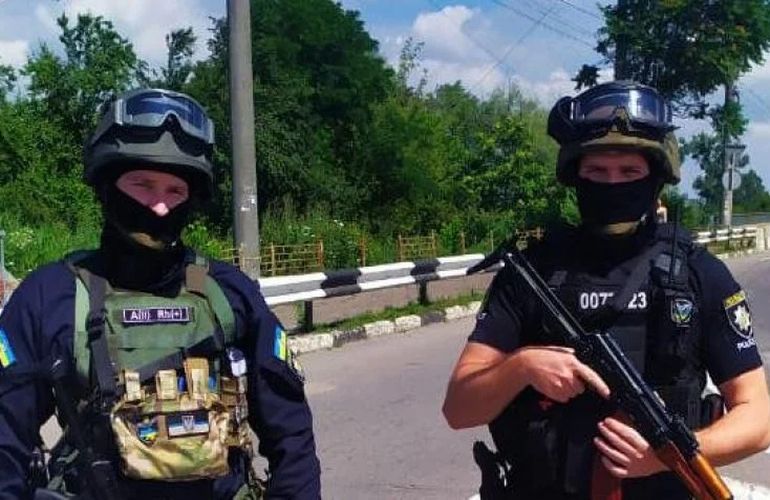 Полиция усилила меры безопасности на Житомирщине и вывела дополнительные патрули