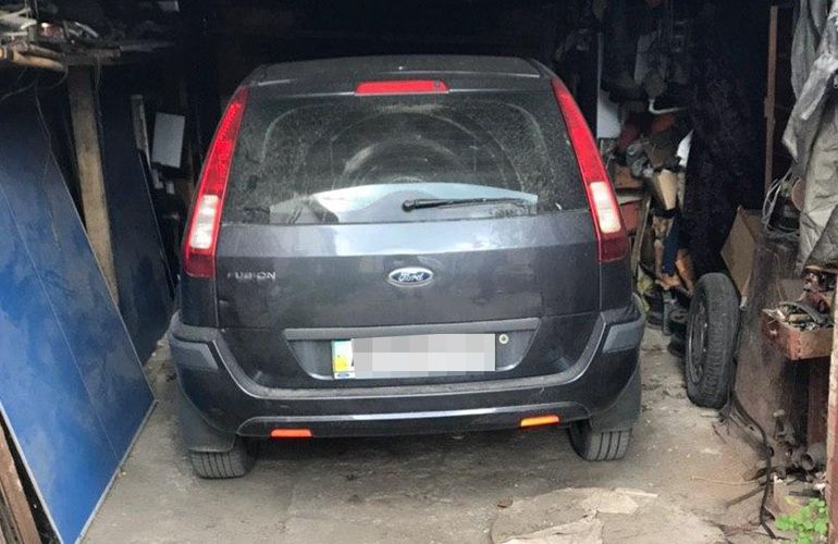 В Житомире водитель совершил ДТП и скрылся: автомобиль разыскали на окраине города