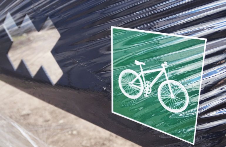 Возле житомирских школ установят крытые велосипедные парковки. ФОТО