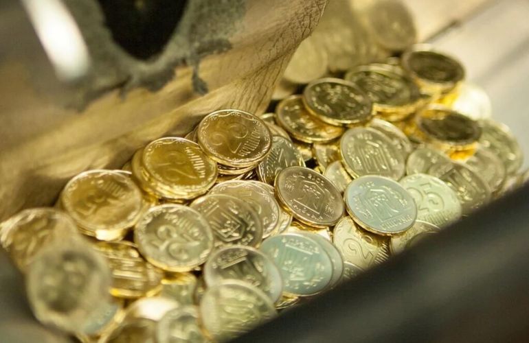 С 1 октября выходят из обращения монеты 25 копеек и старые банкноты