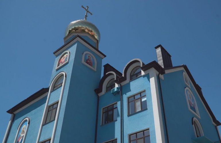 В Житомире правоохранители проводят обыски на территории воскресной школы Михайловского собора
