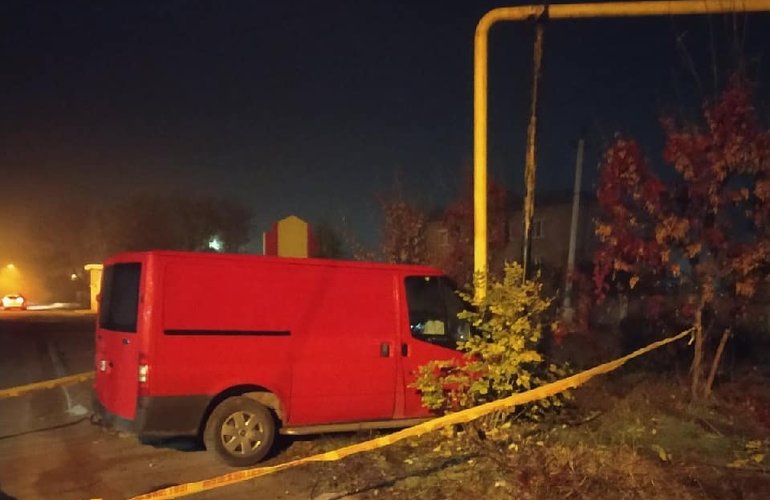 На Житомирщине водитель микроавтобуса врезался в газопровод. Тысячи жителей остались без газа