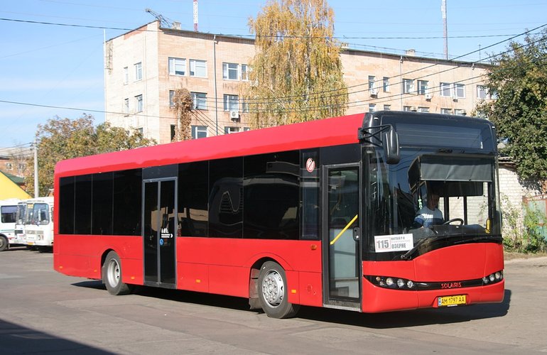 Из-за «красной зоны» в пригородных автобусах Житомира стало вдвое меньше пассажиров. ВИДЕО