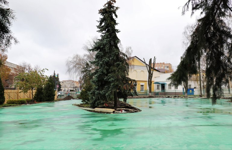 В центре Житомира обустраивают скейт-парк: готовность 70%. ФОТО